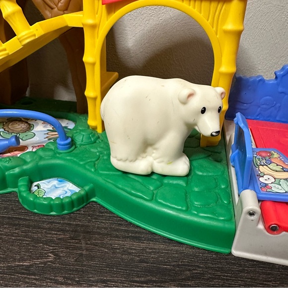 Fisher-Price Little People Big Animal Zoo 5 LP figures and Fence - Picture 3 of 12